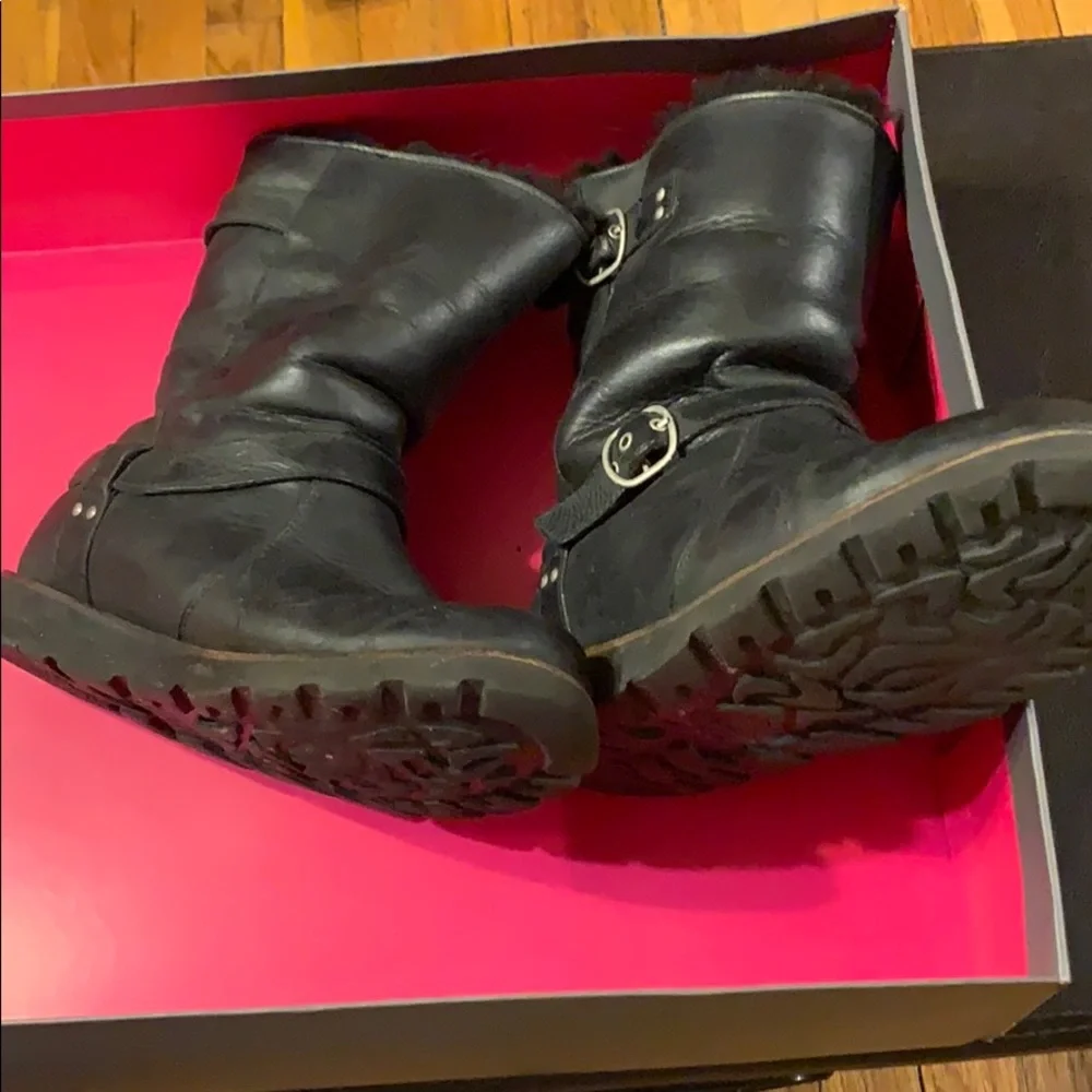 Ugg‎ Noira Black leather and sheepskin